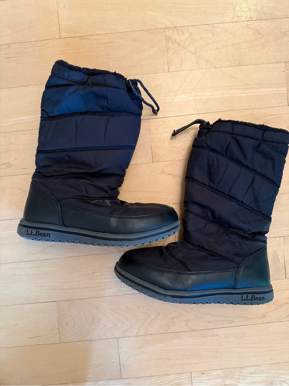 L.L. Bean lightweight snow Boots Size 4